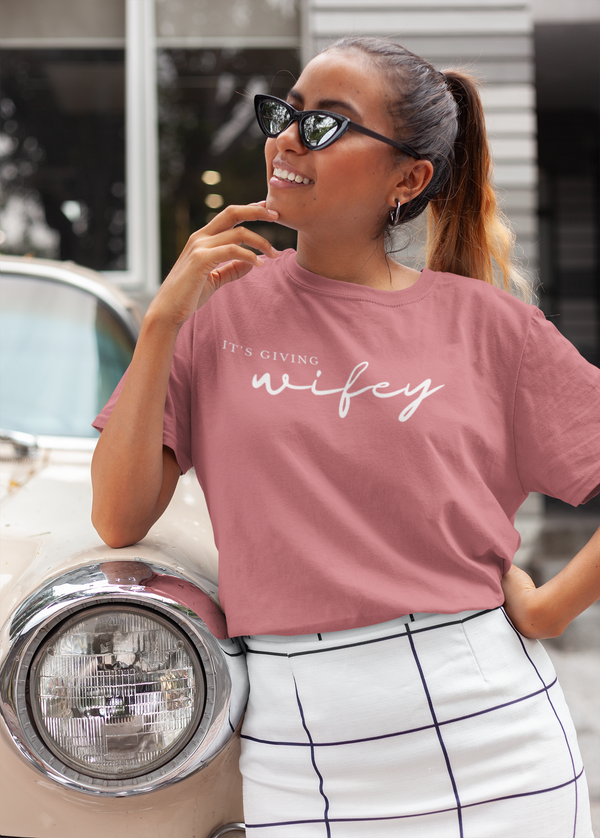 It's Giving Wifey Tee
