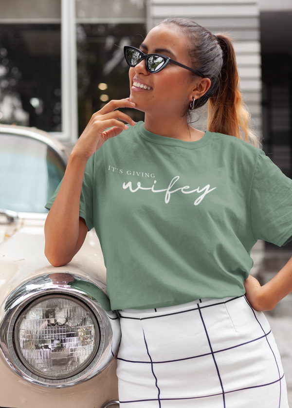 It's Giving Wifey Tee