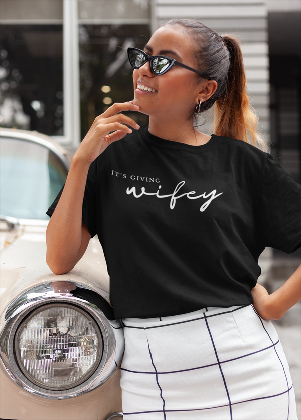 It's Giving Wifey Tee